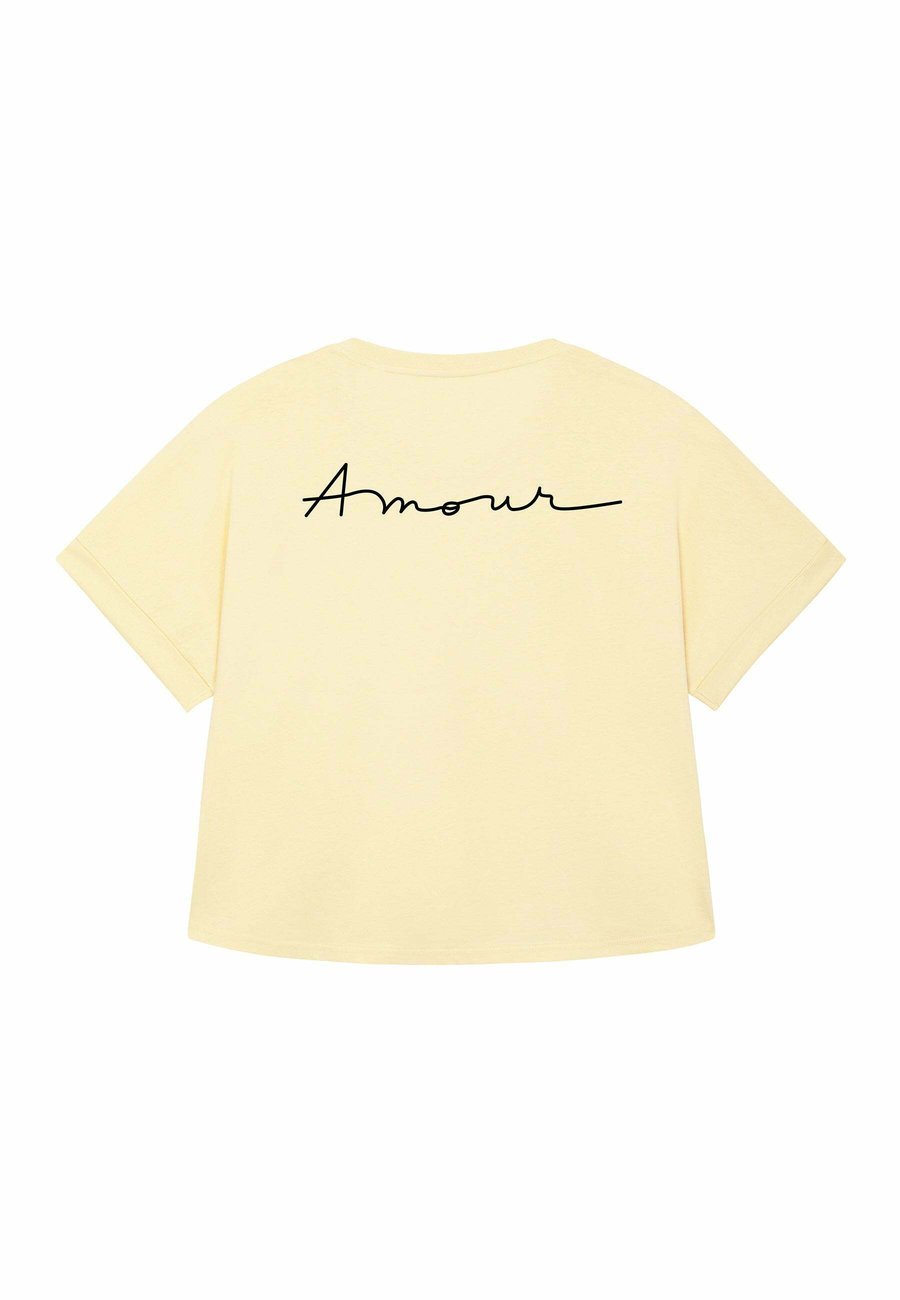 Футболка Mira Paris AMOUR ROCK BACK PRINT OVERSIZED ROLL UP 25, Butter/Light Yellow, Желтый, Футболка Mira Paris AMOUR ROCK BACK PRINT OVERSIZED ROLL UP 25, Butter/Light Yellow
Футболка Mira Paris AMOUR ROCK BACK PRINT OVERSIZED ROLL UP 25, Butter/Light Yellow, Желтый, Футболка Mira Paris AMOUR ROCK BACK PRINT OVERSIZED ROLL UP 25, Butter/Light Yellow