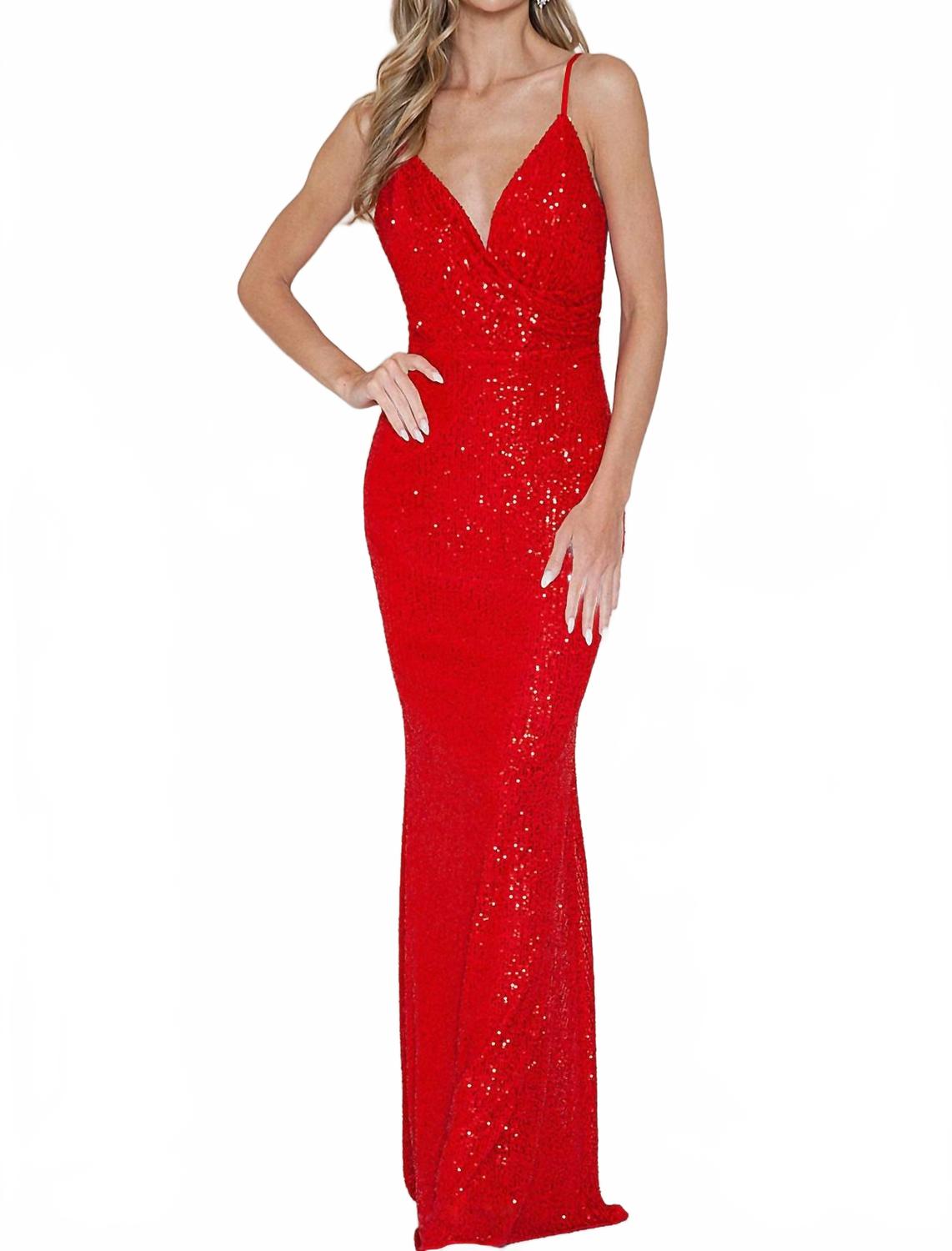 Соблазнительное выпускное платье с V-образным вырезом в красном цвете Maniju
Соблазнительное выпускное платье с V-образным вырезом в красном цвете Maniju