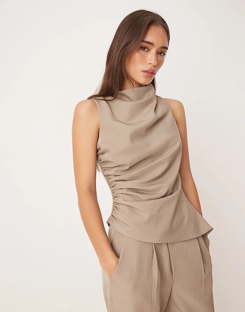 Красивый роскошный топ со сборками в цвете «камень»
Красивый роскошный топ со сборками в цвете «камень»