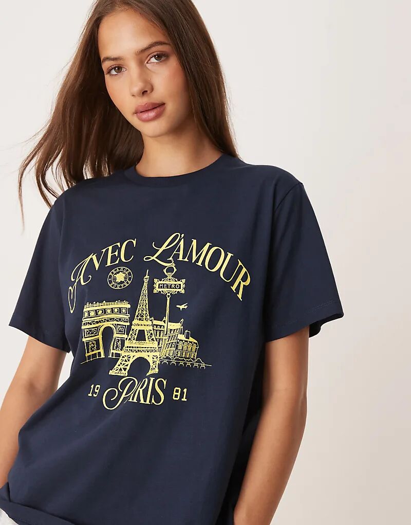 Футболка ASOS DESIGN классического кроя с принтом L'amour Paris темно-синего цвета
Футболка ASOS DESIGN классического кроя с принтом L'amour Paris темно-синего цвета