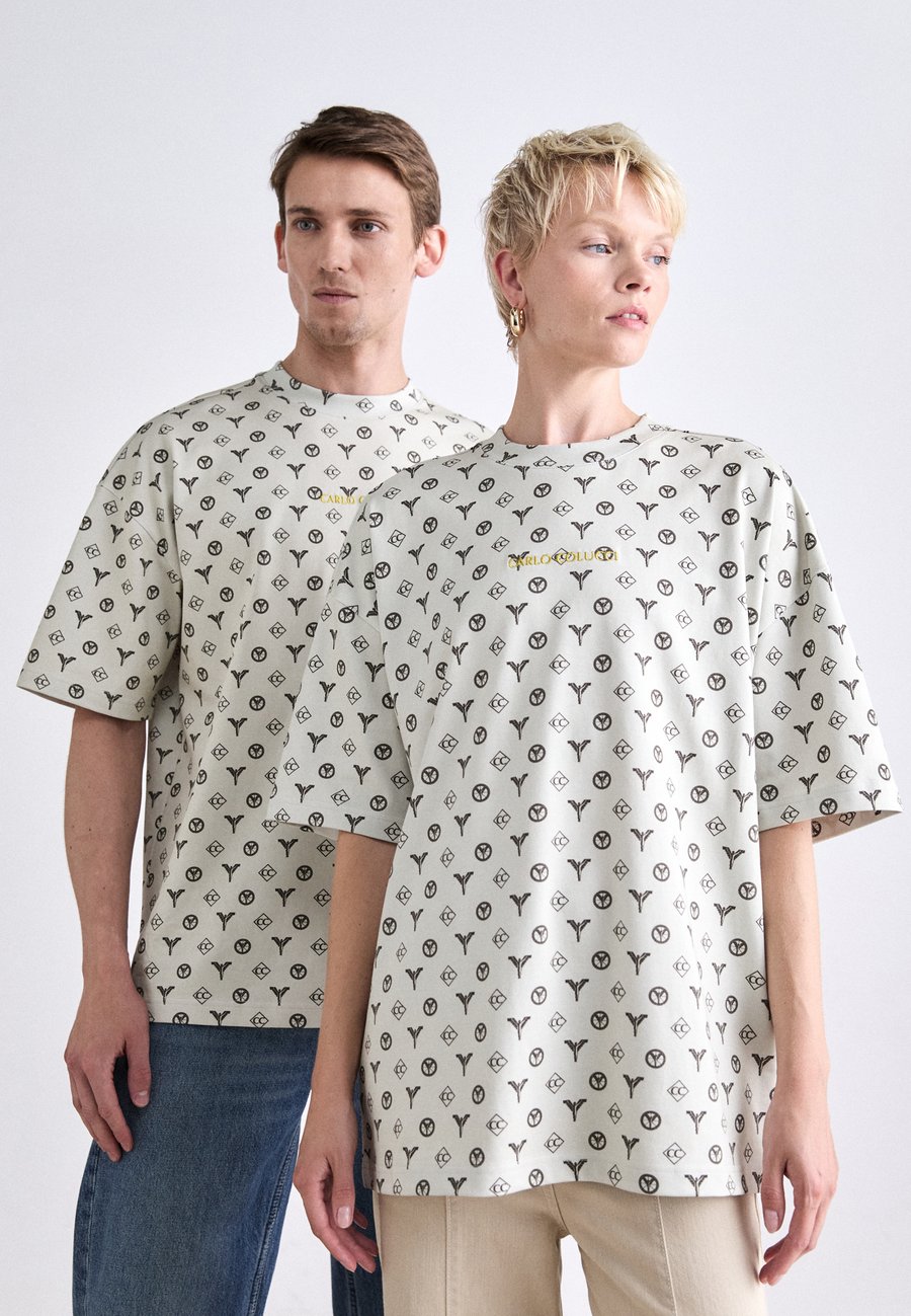 Футболка Carlo Colucci UNISEX, Off-White/White, Белый, Футболка Carlo Colucci UNISEX, Off-White/White
Футболка Carlo Colucci UNISEX, Off-White/White, Белый, Футболка Carlo Colucci UNISEX, Off-White/White