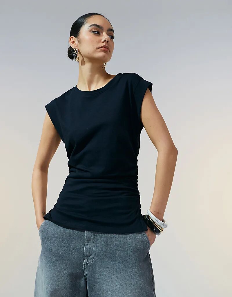 Корсетная майка с заостренными плечами черного цвета ASOS DESIGN
Корсетная майка с заостренными плечами черного цвета ASOS DESIGN