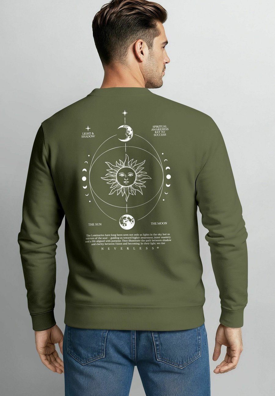 Толстовка Neverless MIT BACKPRINT ASTRONOMIE SONNE-MOND, Oliv/Olive
Толстовка Neverless MIT BACKPRINT ASTRONOMIE SONNE-MOND, Oliv/Olive