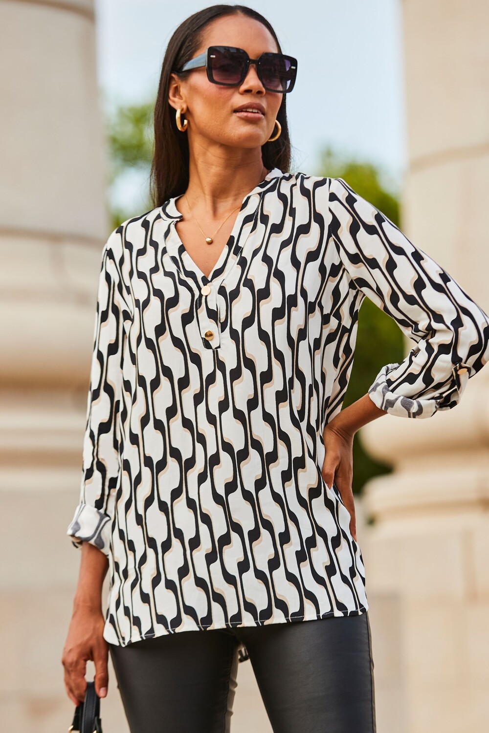 Разговорная туника с застежкой на пуговицы Sosandar, бежевый 
Разговорная туника с застежкой на пуговицы Sosandar, бежевый