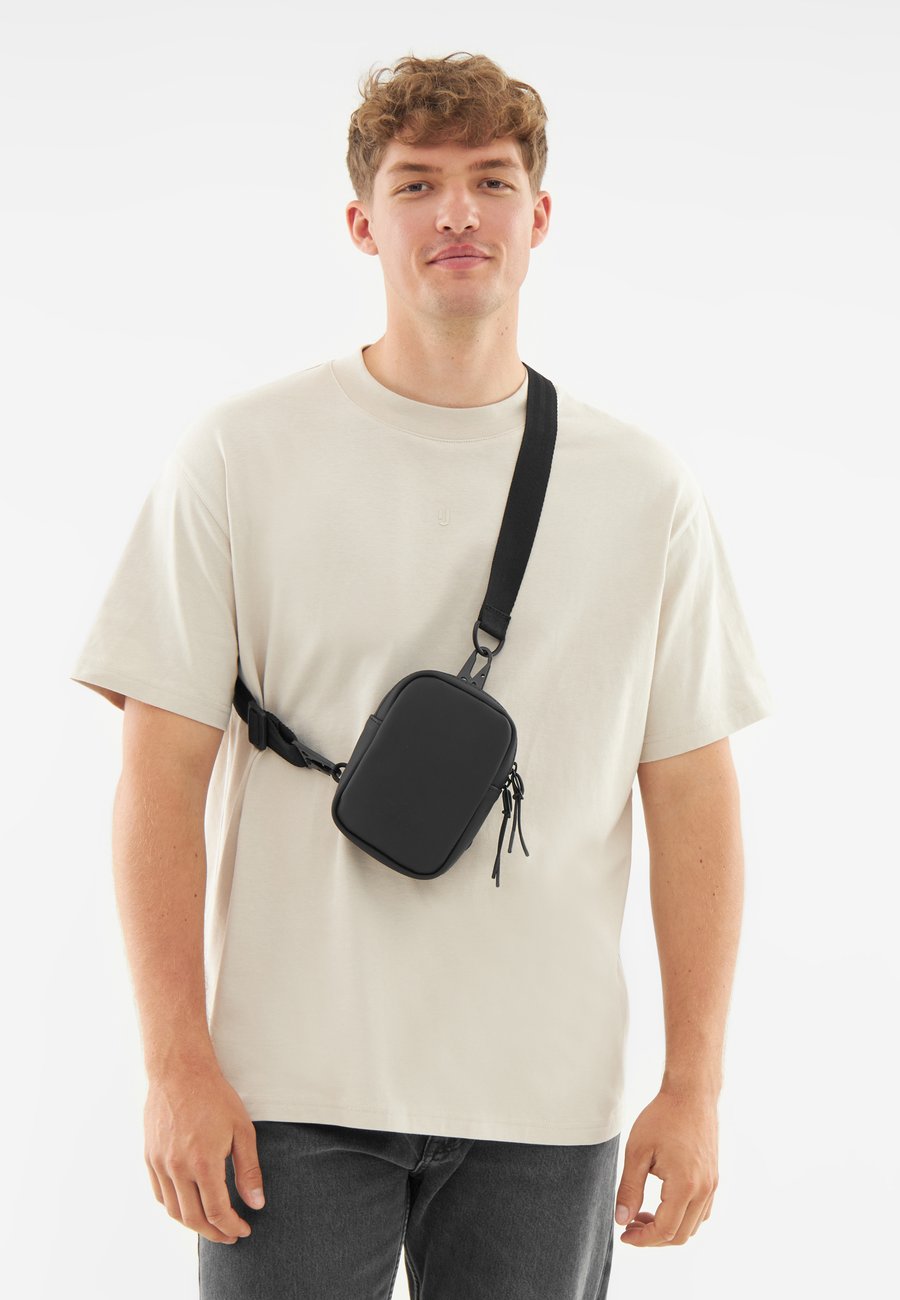 Сумка кросс-боди Johnny Urban TOBY, Black
Сумка кросс-боди Johnny Urban TOBY, Black