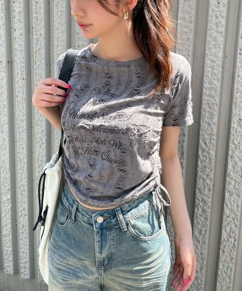 3.3 Field Trip Футболка, крой оверсайз, бренд Field Trip, цвет светло-серый
3.3 Field Trip Футболка, крой оверсайз, бренд Field Trip, цвет светло-серый