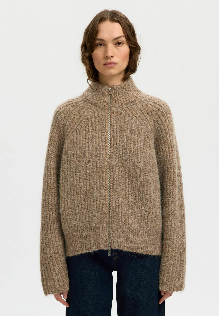 Кардиган Selected Femme MIT REISSVERSCHLUSS , Delicioso/Brown
Кардиган Selected Femme MIT REISSVERSCHLUSS , Delicioso/Brown