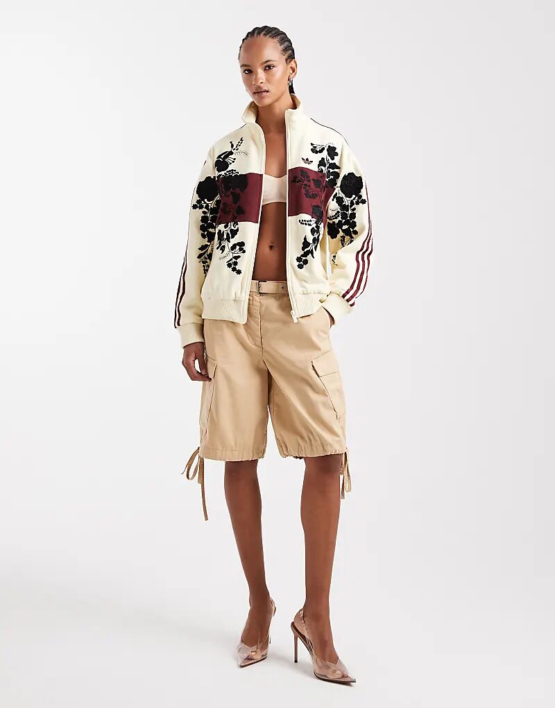 Длинные шорты ASOS DESIGN с карманами-карго в песочном цвете
Длинные шорты ASOS DESIGN с карманами-карго в песочном цвете