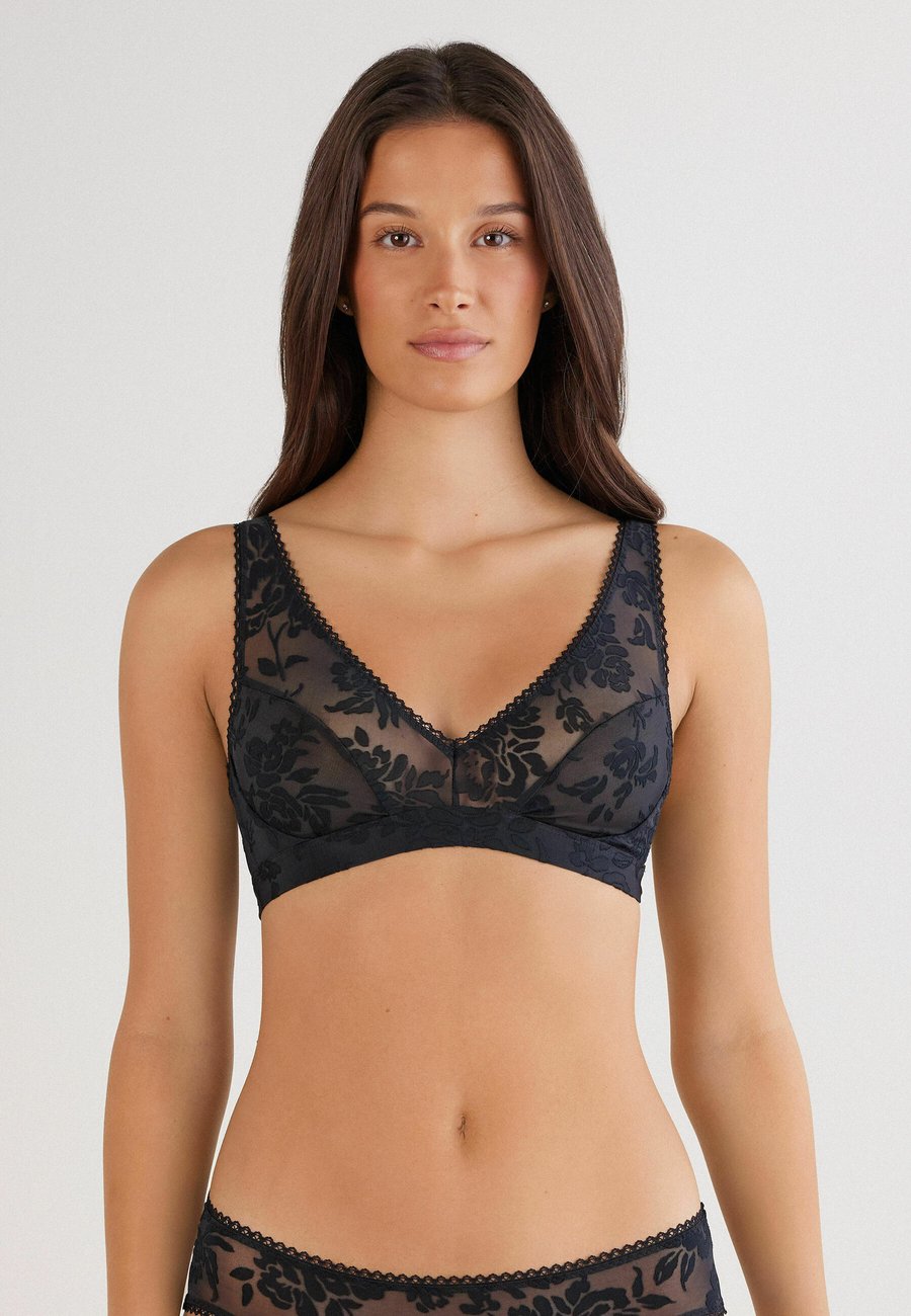 Бюстгальтер Intimissimi Triangle bra, Black
Бюстгальтер Intimissimi Triangle bra, Black