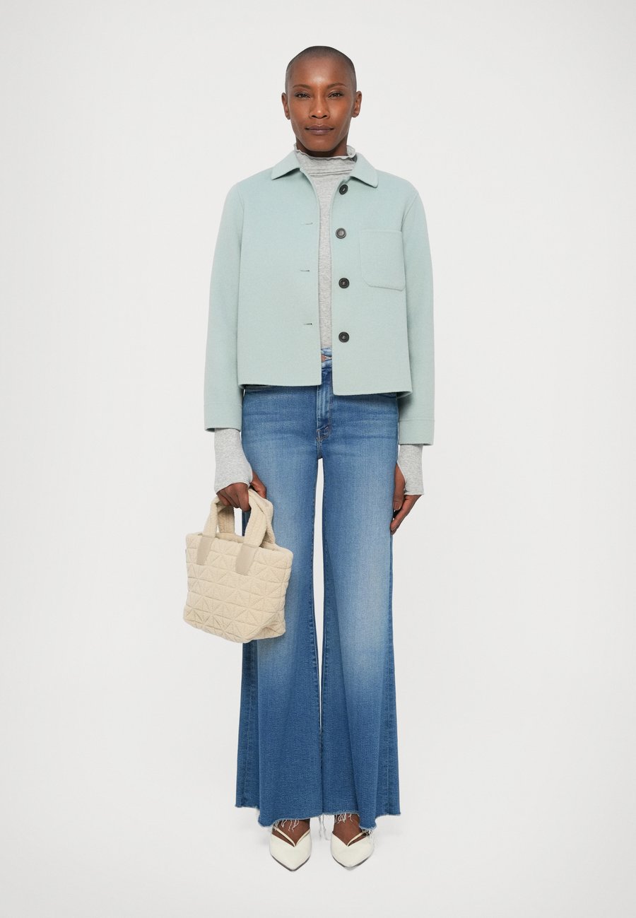 Сумка Vee Collective Handbag, Cream/White
Сумка Vee Collective Handbag, Cream/White