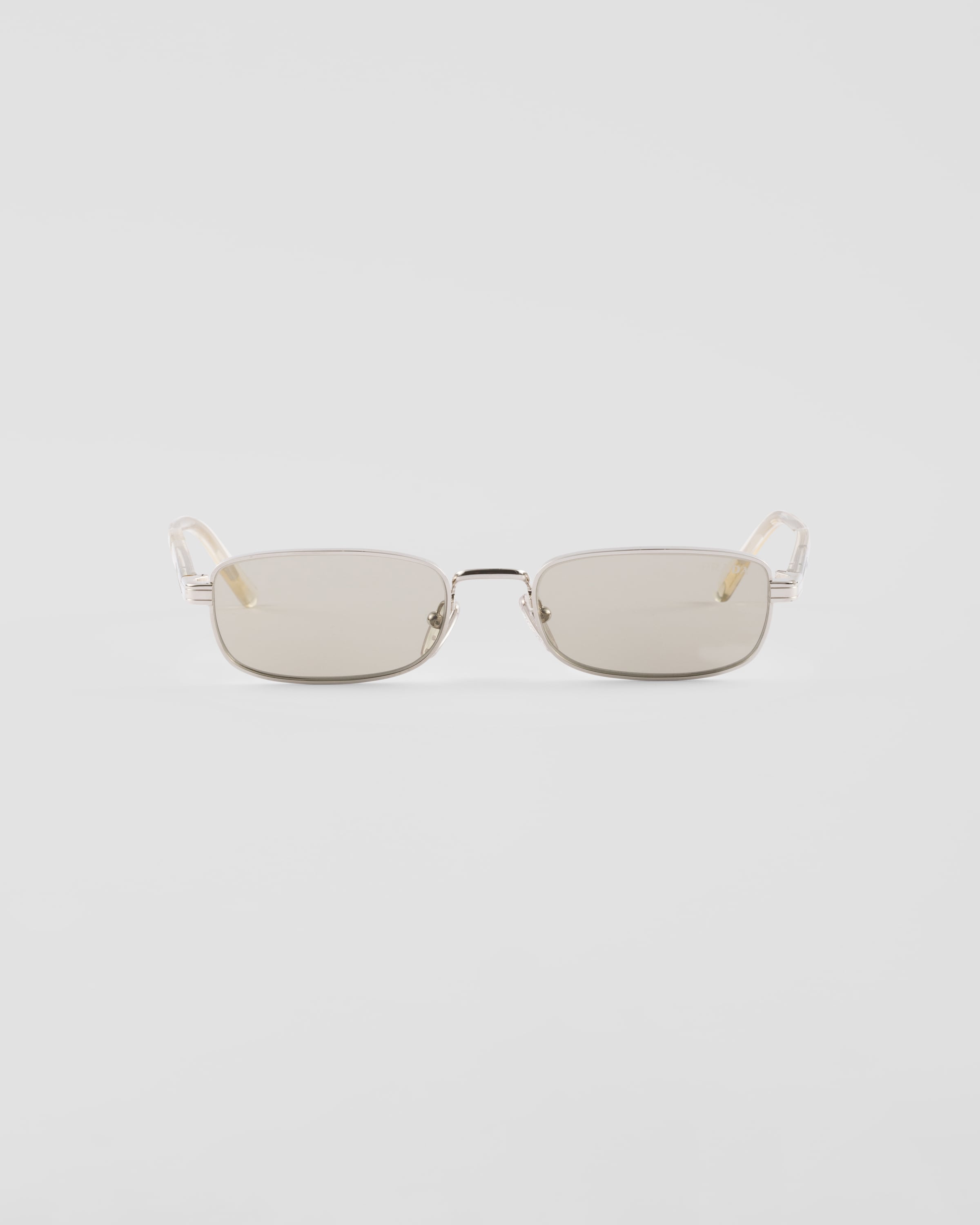 Солнцезащитные очки с культовой металлической табличкой Prada, коричневый
Солнцезащитные очки с культовой металлической табличкой Prada, коричневый