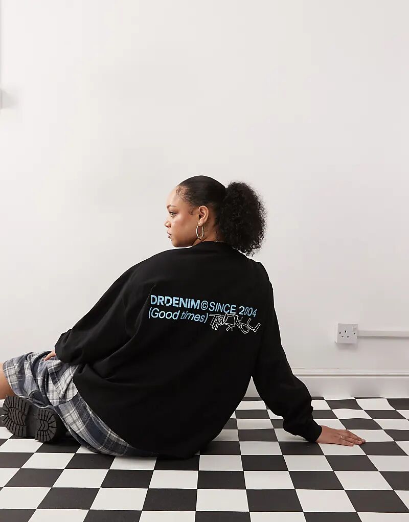 Футболка свободного кроя с длинными рукавами и синим графическим принтом черного цвета Dr Denim
Футболка свободного кроя с длинными рукавами и синим графическим принтом черного цвета Dr Denim