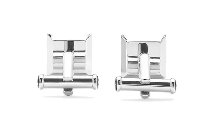 MONTBLANC Мужские запонки серебряные
MONTBLANC Мужские запонки серебряные