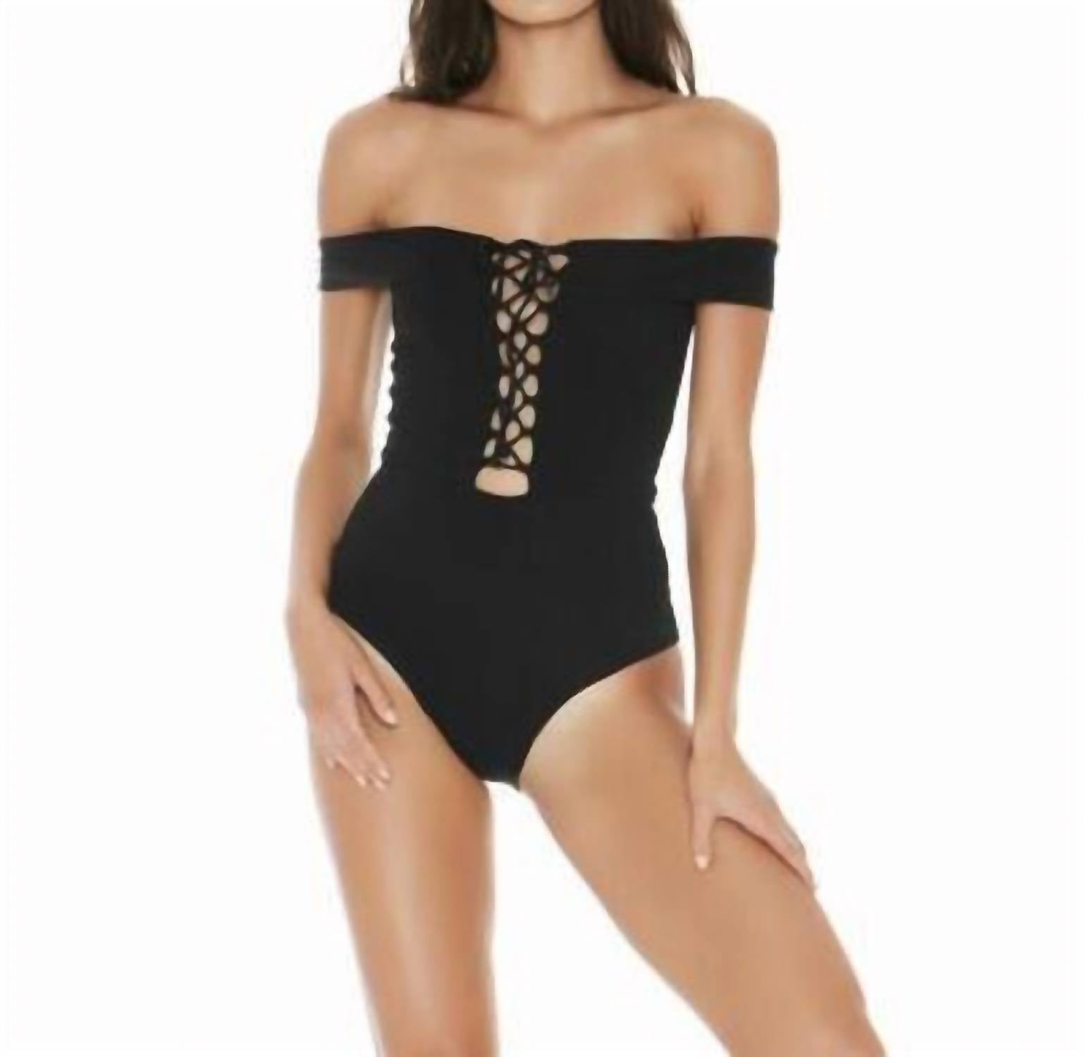 Anja цельный женский купальник в черном цвете L Space
Anja цельный женский купальник в черном цвете L Space