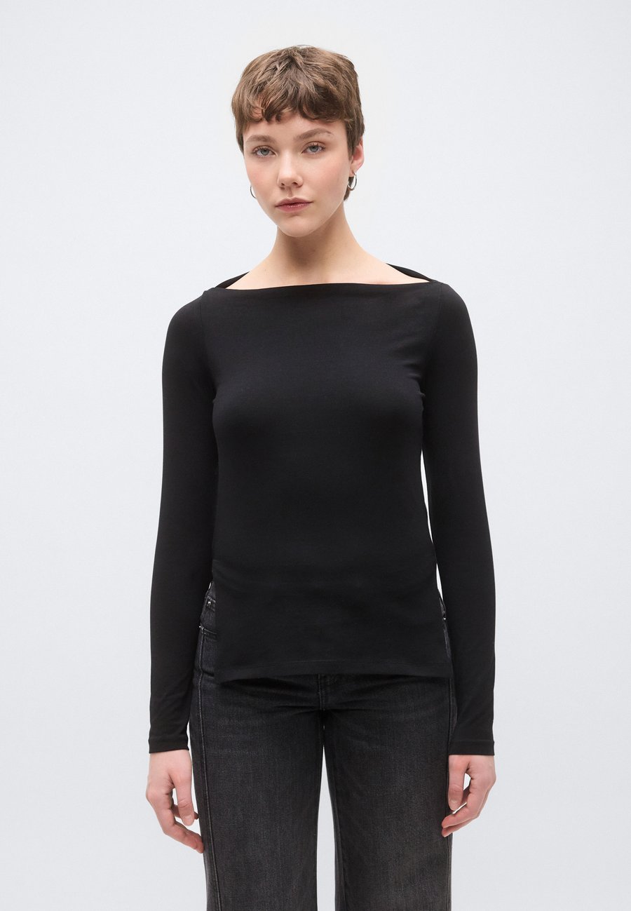 Топ ONLY Tall ONLKISS BOATNECK, Black
Топ ONLY Tall ONLKISS BOATNECK, Black