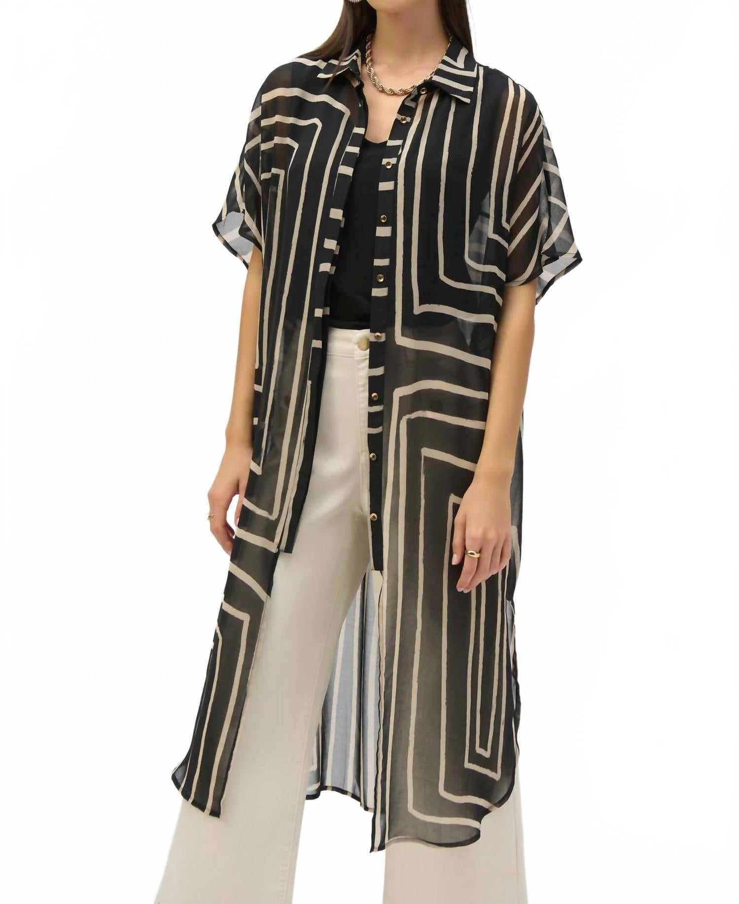 Шифоновый топ с геометрическим принтом в черно-бежевых тонах Joseph Ribkoff
Шифоновый топ с геометрическим принтом в черно-бежевых тонах Joseph Ribkoff