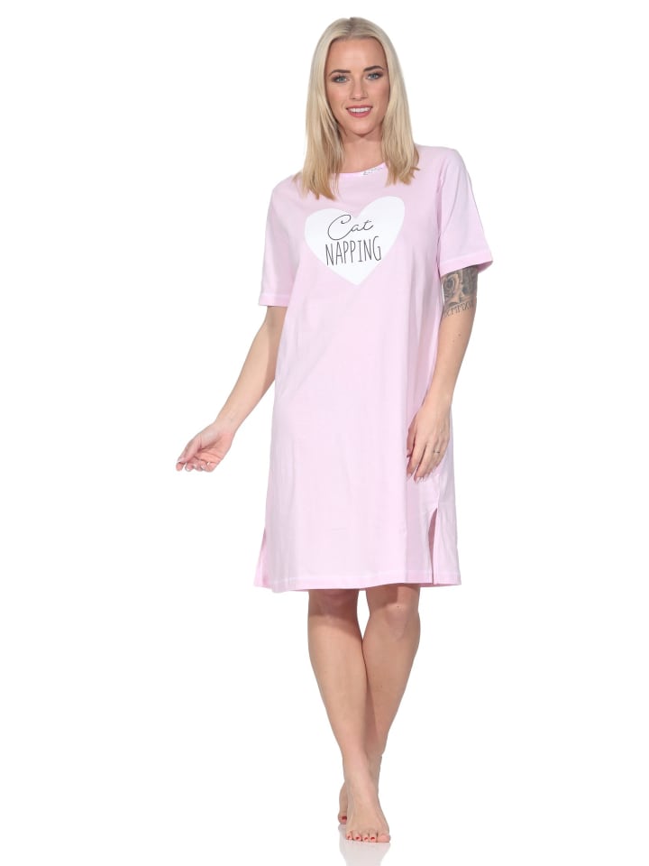 Ночная рубашка с короткими рукавами и рисунком в виде сердца, размеры 125, 214 и 360, розового цвета. NORMANN
Ночная рубашка с короткими рукавами и рисунком в виде сердца, размеры 125, 214 и 360, розового цвета. NORMANN