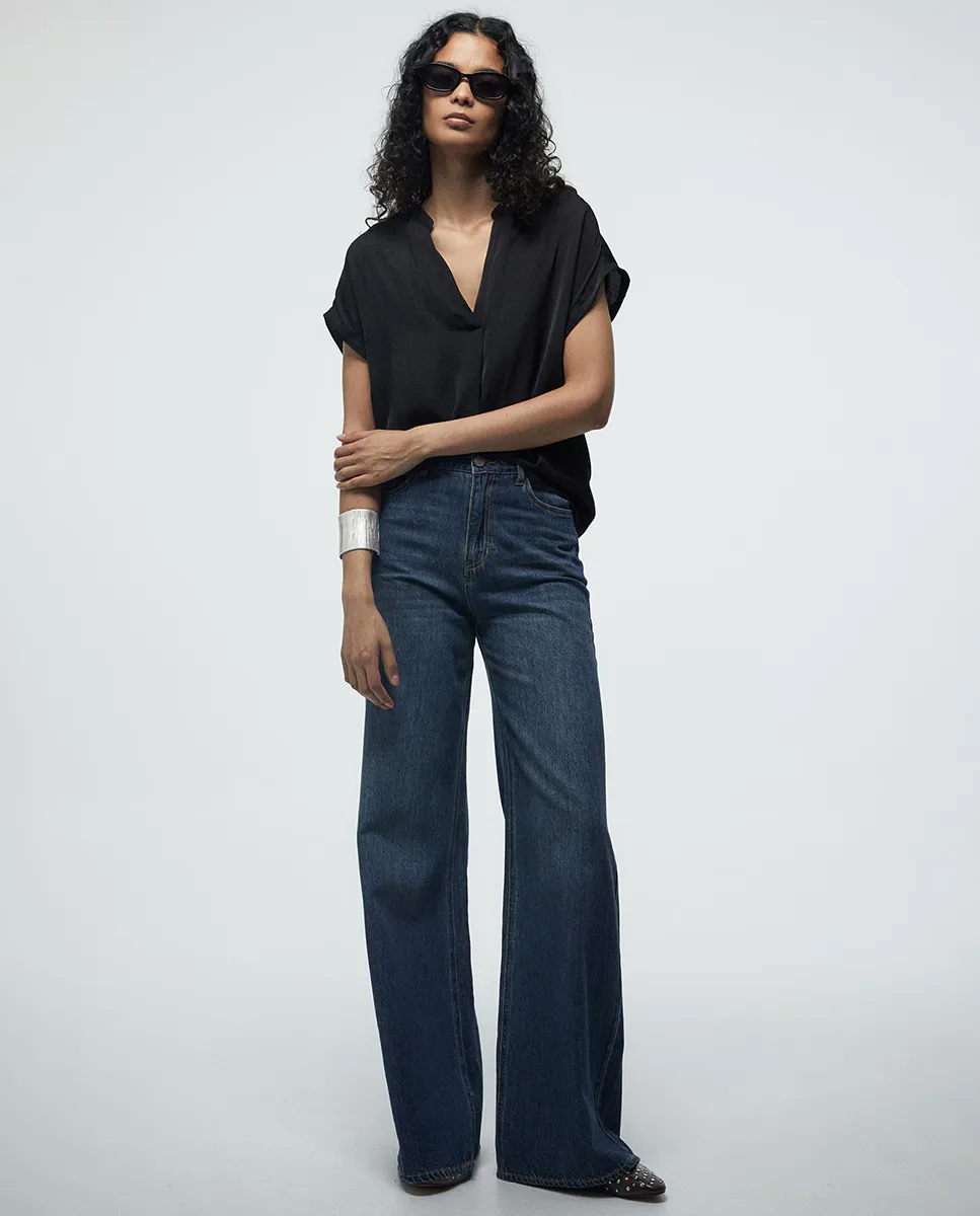 Топ с вырезом-каплей Sfera, черный
Топ с вырезом-каплей Sfera, черный