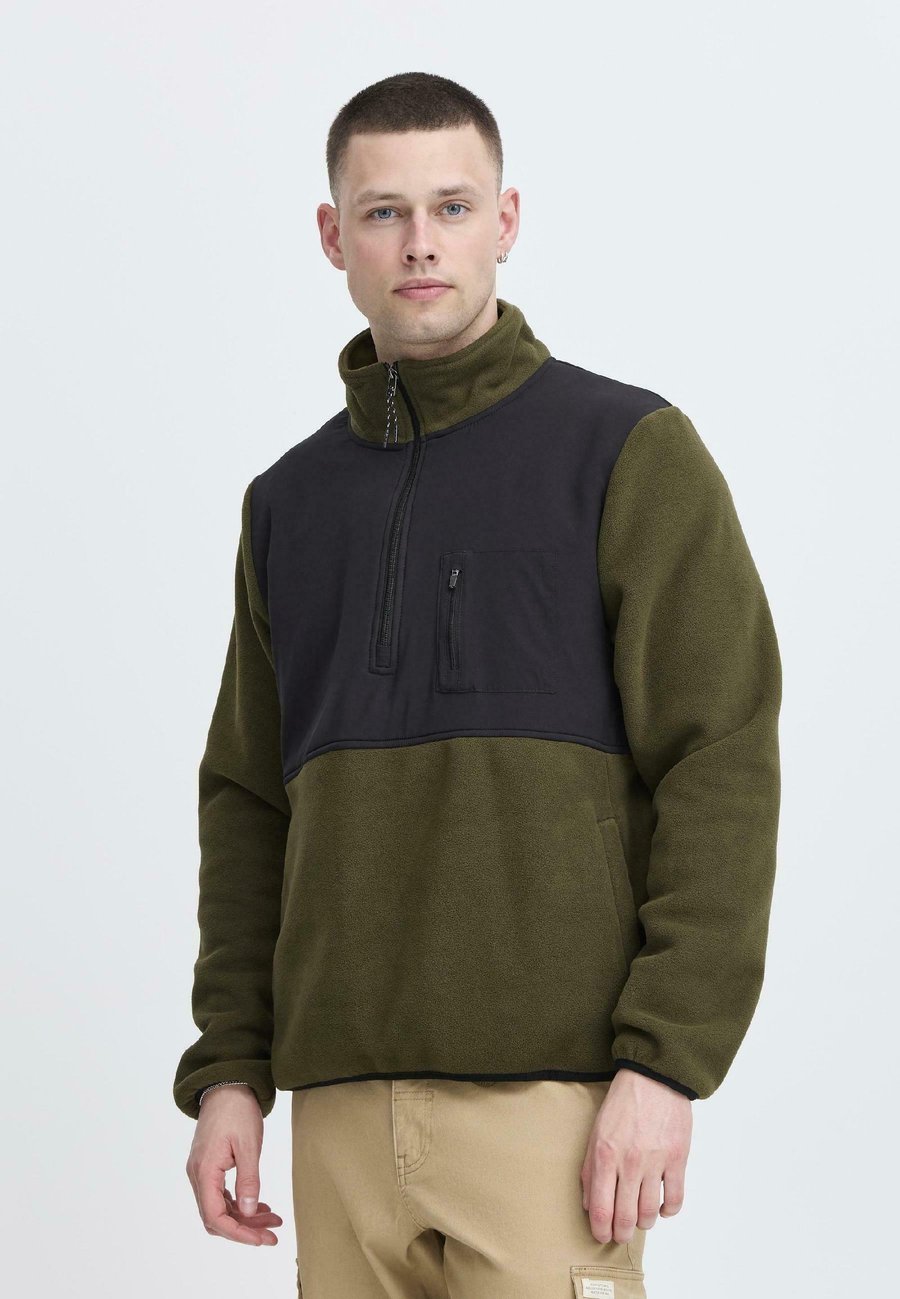 Джемпер Blend BHMARIO TROYER, Forest Night/Olive
Джемпер Blend BHMARIO TROYER, Forest Night/Olive