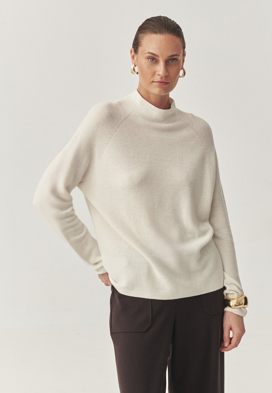 Джемпер TATUUM JOLIE, Off White/Off-White
Джемпер TATUUM JOLIE, Off White/Off-White