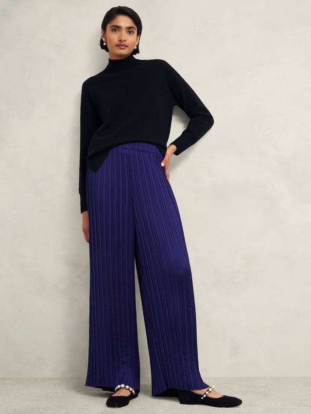 Брюки в складку от orla Hobbs, цвет Rich Blue
Брюки в складку от orla Hobbs, цвет Rich Blue