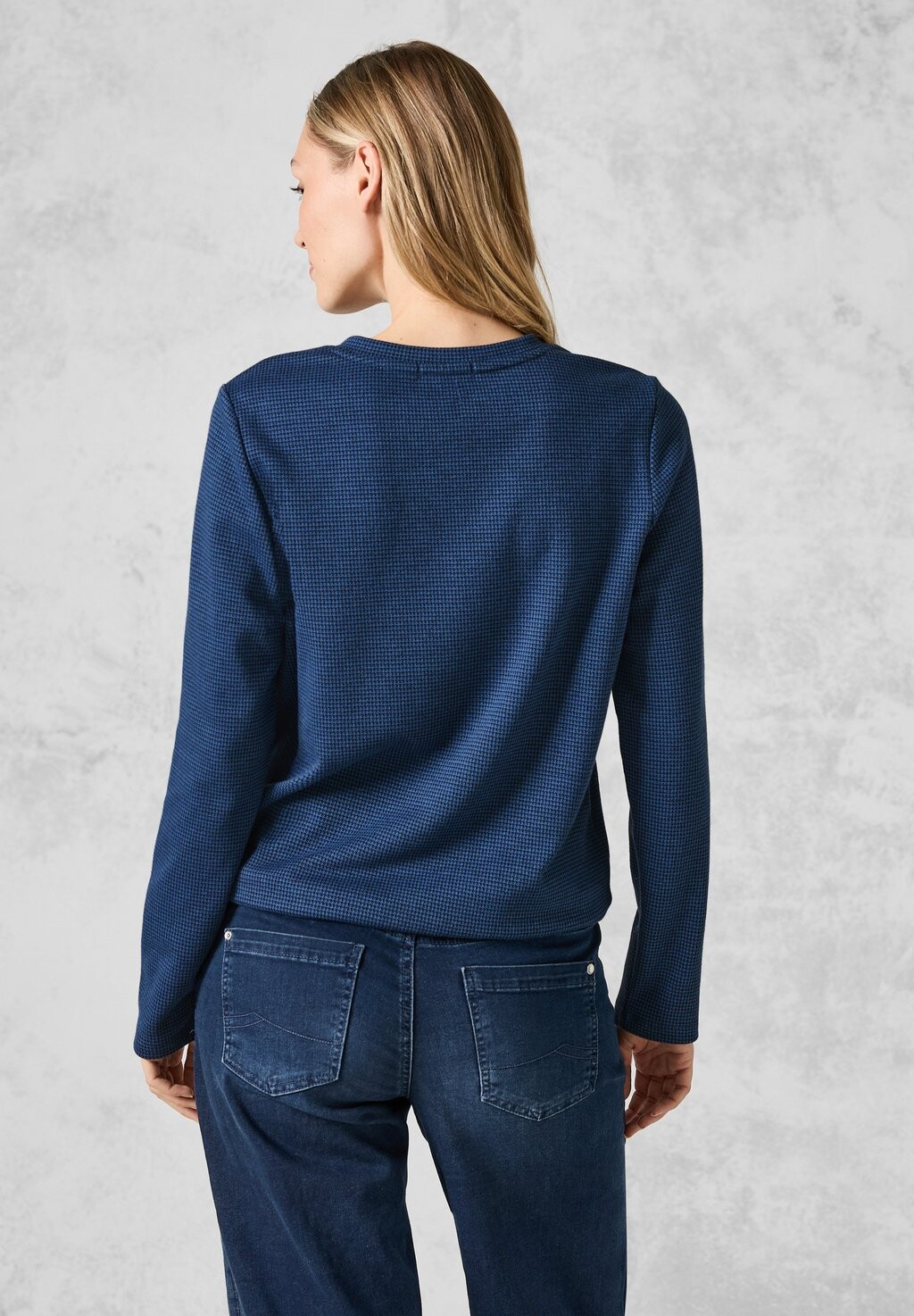 Топ с длинными рукавами MIT V-NECK Cecil, синий 
Топ с длинными рукавами MIT V-NECK Cecil, синий