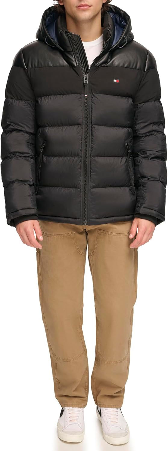 Мужская стеганая куртка с капюшоном Tommy Hilfiger (стандартная и для больших и высоких), Black/Faux Leather
Мужская стеганая куртка с капюшоном Tommy Hilfiger (стандартная и для больших и высоких), Black/Faux Leather