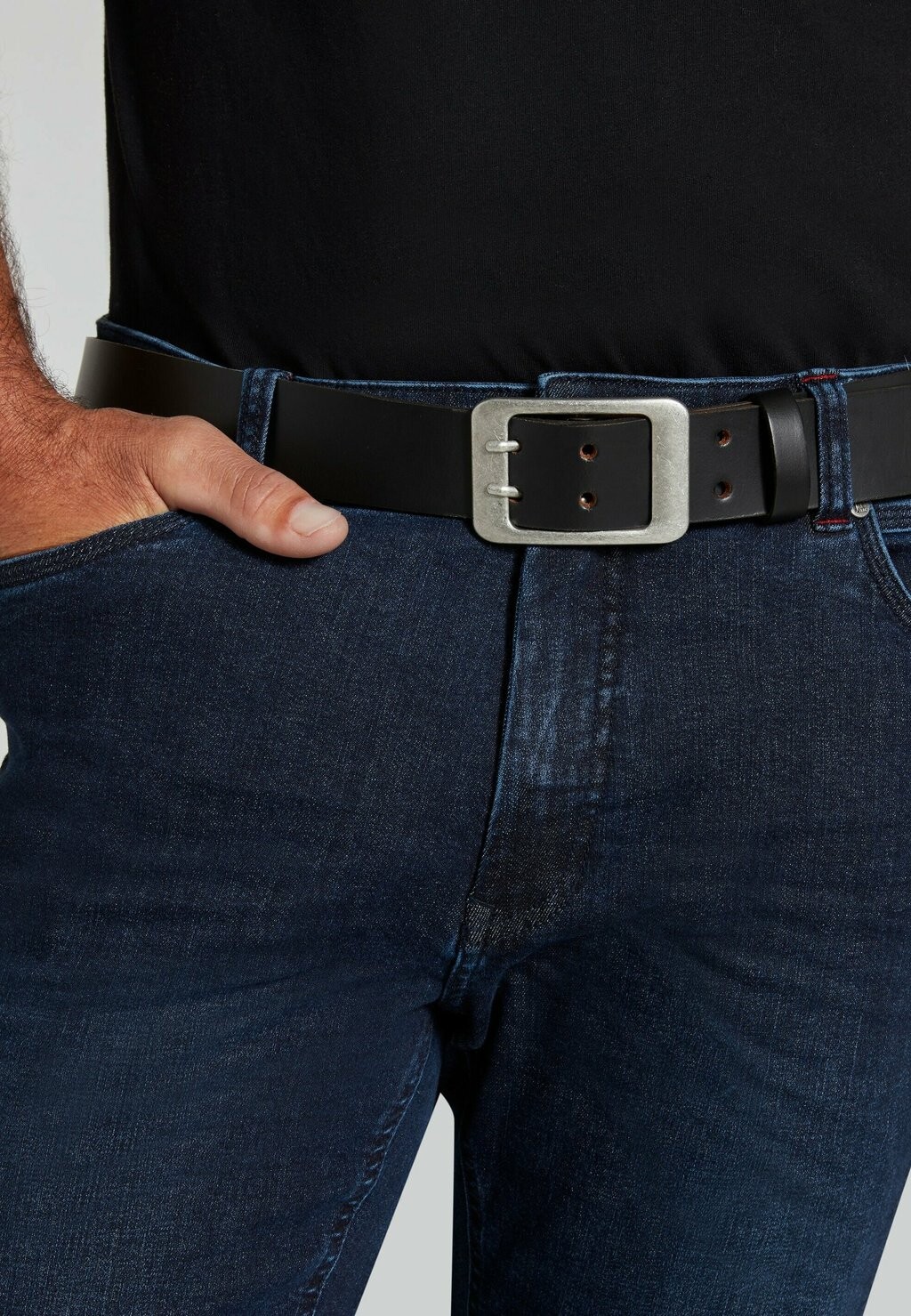 Ремень JP1880, черный
Ремень JP1880, черный