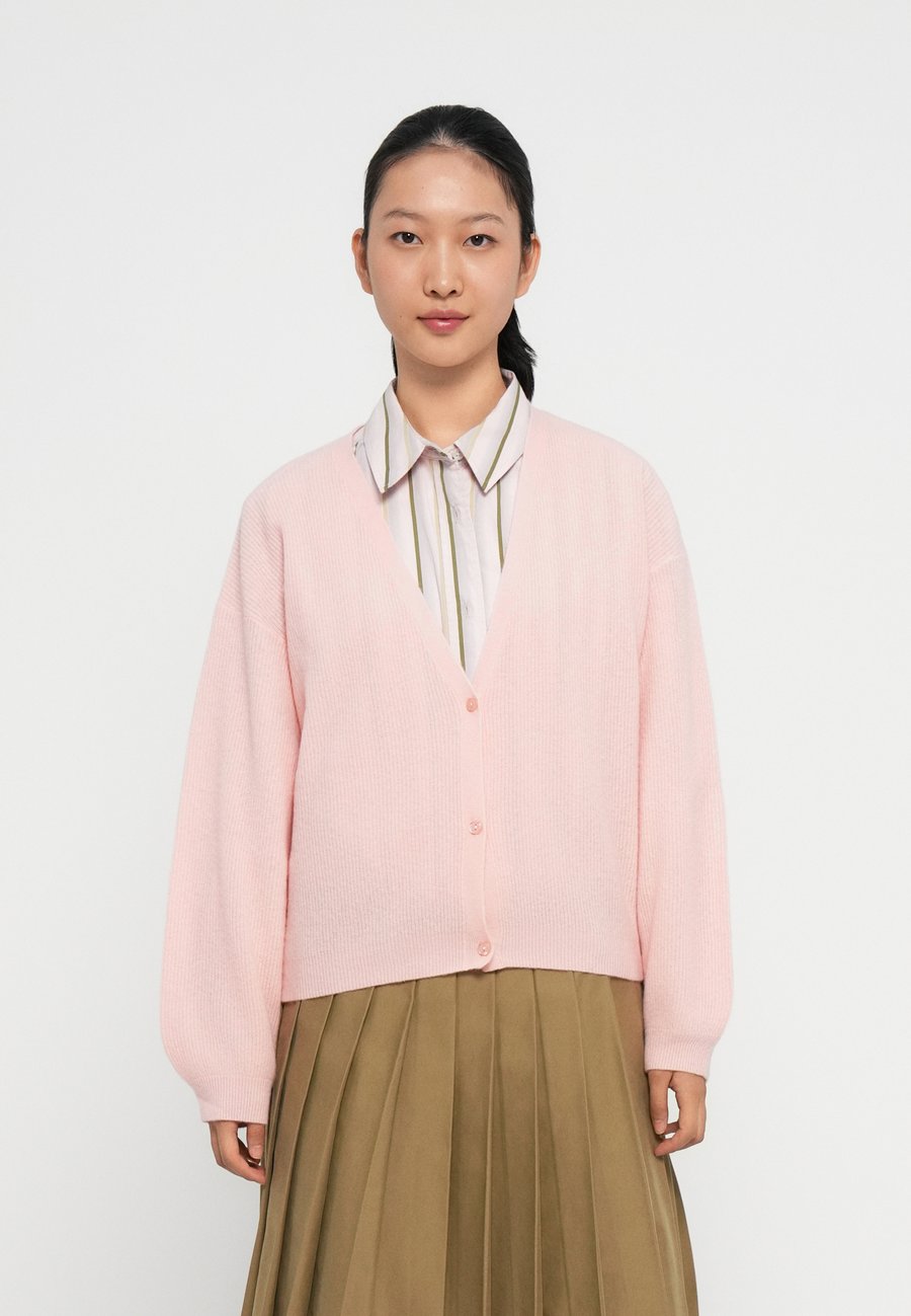 Кардиган American Vintage RAXOW, Came/Light Pink
Кардиган American Vintage RAXOW, Came/Light Pink