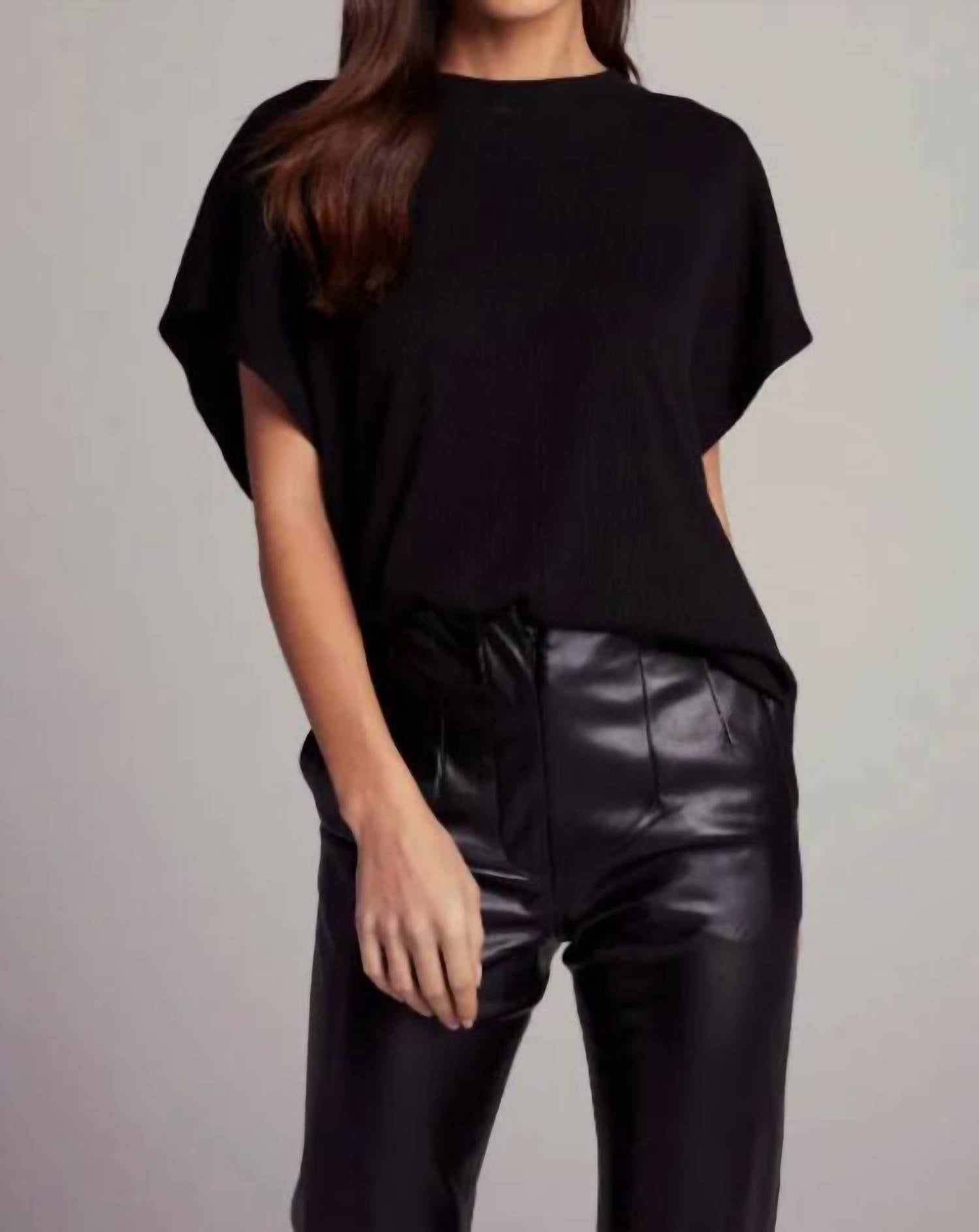 Футболка Roxy черного цвета sundays
Футболка Roxy черного цвета sundays