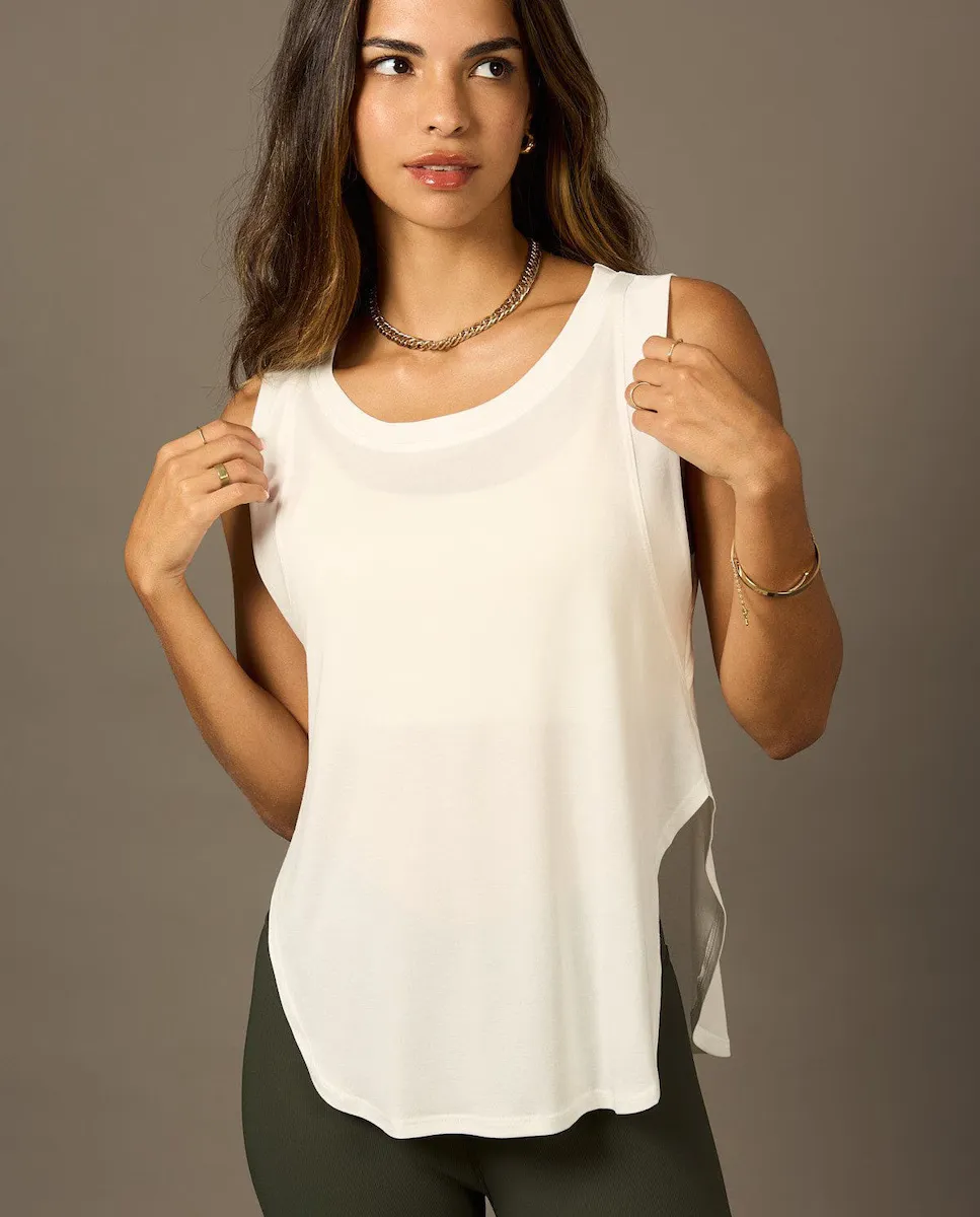 Женская модальная спортивная футболка без рукавов Believe Athletics, белый
Женская модальная спортивная футболка без рукавов Believe Athletics, белый