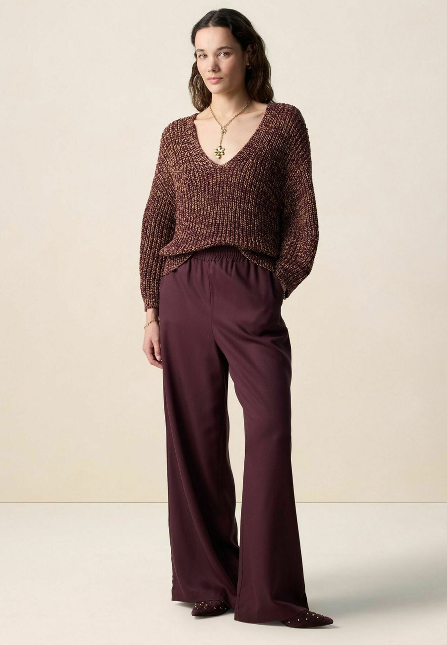 Джемпер Sissy-Boy PULLOVER MIT V-AUSSCHNITT, D Rood/Bordeaux
Джемпер Sissy-Boy PULLOVER MIT V-AUSSCHNITT, D Rood/Bordeaux