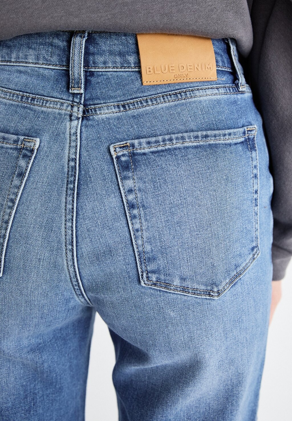 Расклешенные джинсы ONLPATRICIA FLARED ONLY, синий деним
Расклешенные джинсы ONLPATRICIA FLARED ONLY, синий деним