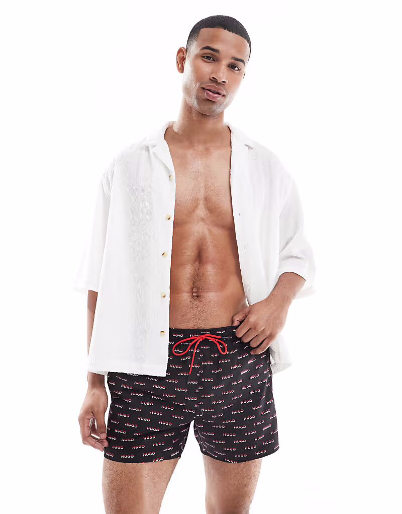 Шорты с логотипом черного и красного цветов Hugo Red
Шорты с логотипом черного и красного цветов Hugo Red