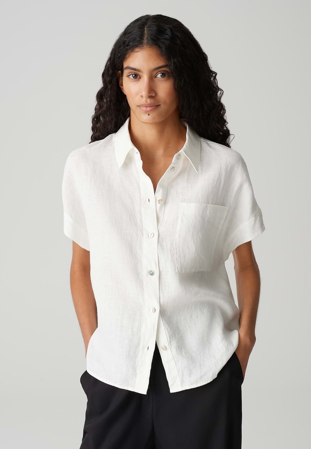 Блузка на пуговицах LOOSE FIT OPUS, белый
Блузка на пуговицах LOOSE FIT OPUS, белый