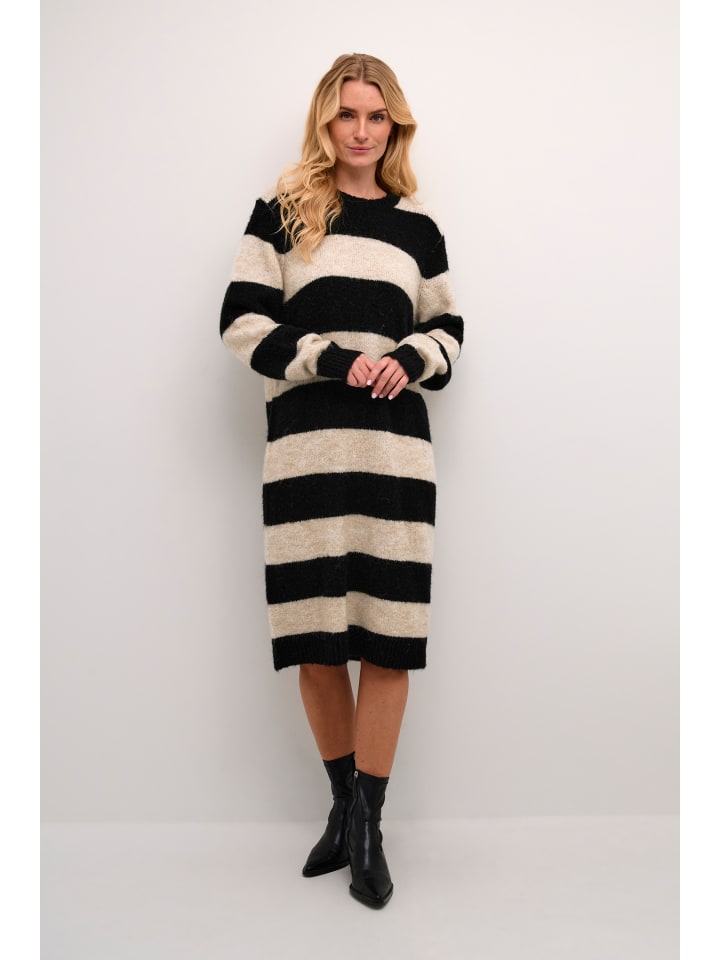 Платье до колена CULTURE
Платье до колена CULTURE