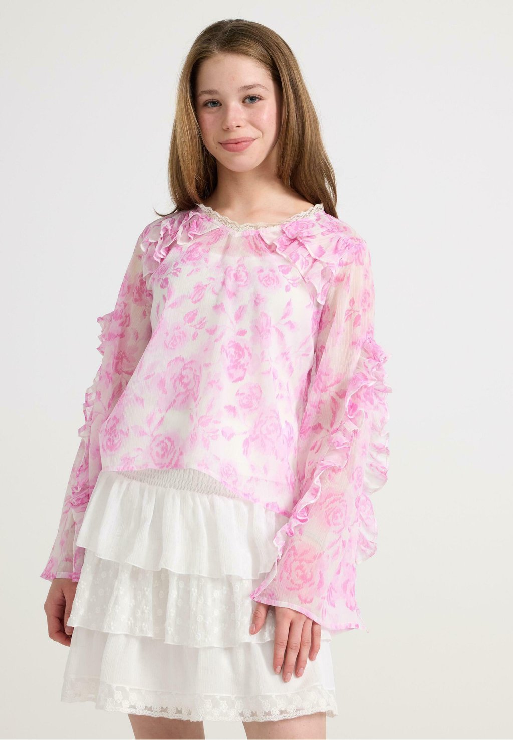 Блуза WITH FLOUNCES Lindex, фуксия
Блуза WITH FLOUNCES Lindex, фуксия