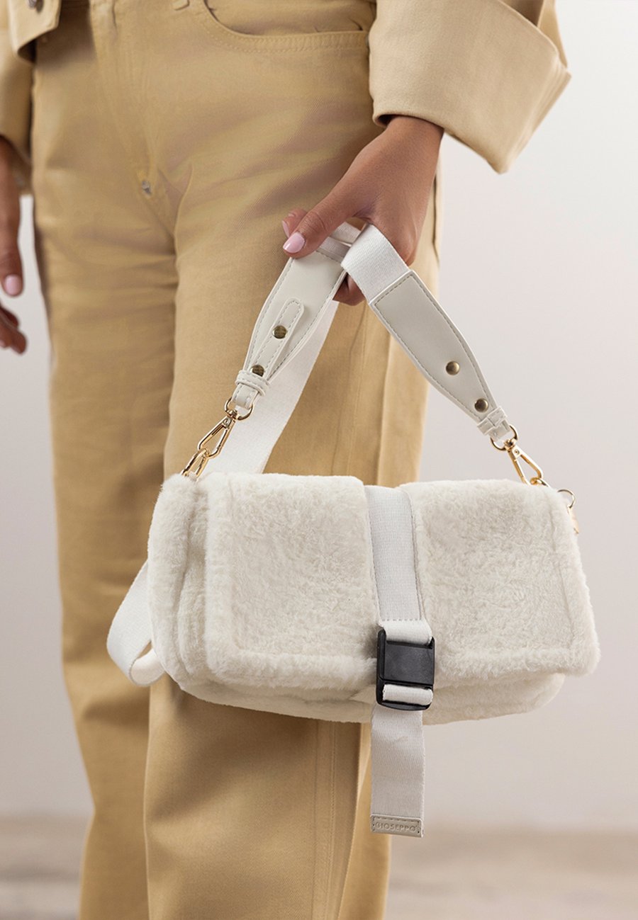 Сумка кросс-боди Gioseppo PELO HEBRON HEBRON, Off-White/White
Сумка кросс-боди Gioseppo PELO HEBRON HEBRON, Off-White/White