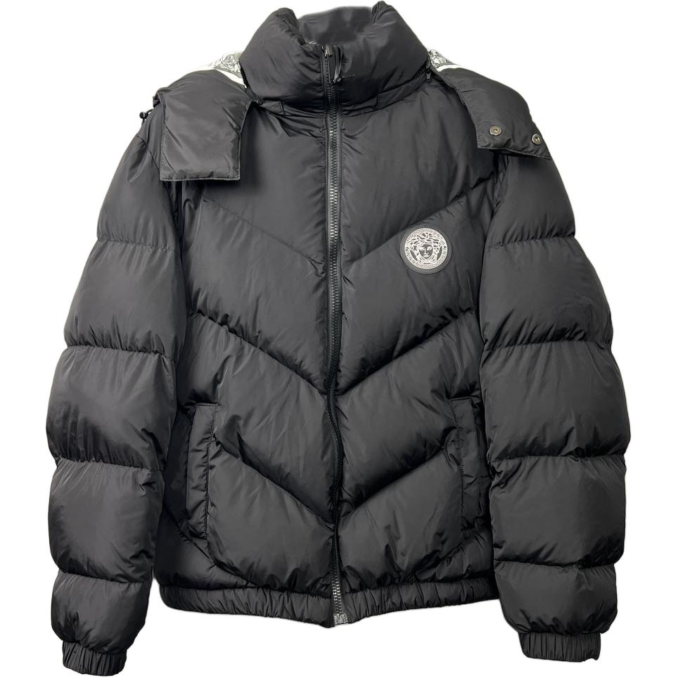 FW23 Куртки и Пальто Унисекс Черный VERSACE
FW23 Куртки и Пальто Унисекс Черный VERSACE