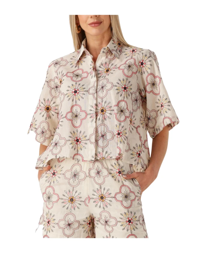 Бежевая блузка в стиле батик для лета Est'Seven, бежевый
Бежевая блузка в стиле батик для лета Est'Seven, бежевый