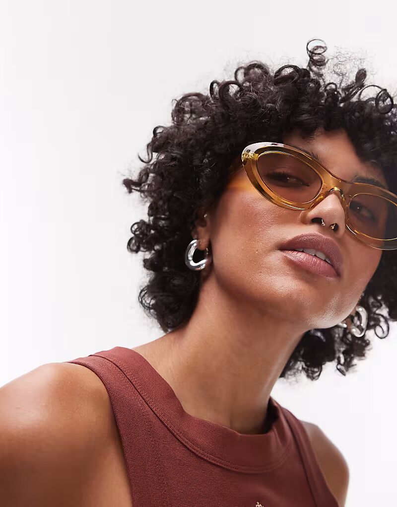 Солнцезащитные очки Topshop Paros овальные желтого цвета
Солнцезащитные очки Topshop Paros овальные желтого цвета