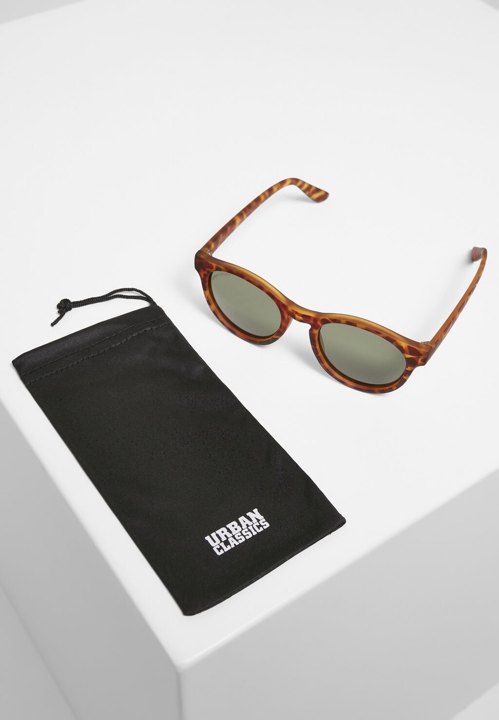 Солнцезащитные очки SUNRISE Urban Classics, цвет brown leo/green
Солнцезащитные очки SUNRISE Urban Classics, цвет brown leo/green