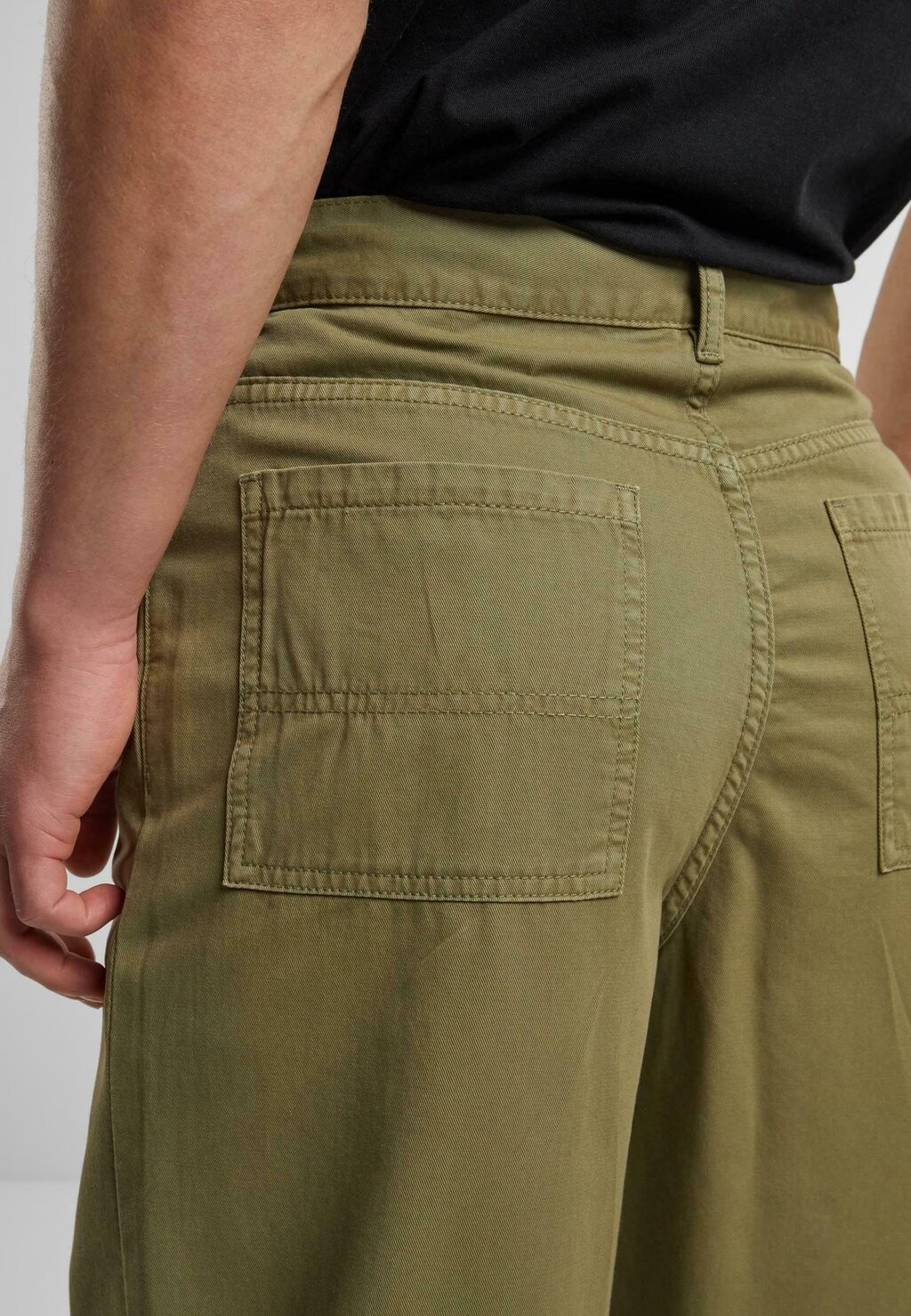 Брюки Urban Classics, оливковый
Брюки Urban Classics, оливковый