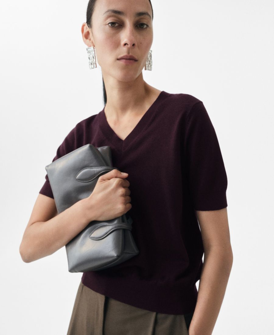 Женский шерстяной свитер с V-образным вырезом MANGO, Wine
Женский шерстяной свитер с V-образным вырезом MANGO, Wine