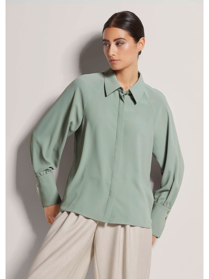 MADELEINE Классическая блузка-рубашка светло-зеленого цвета
MADELEINE Классическая блузка-рубашка светло-зеленого цвета