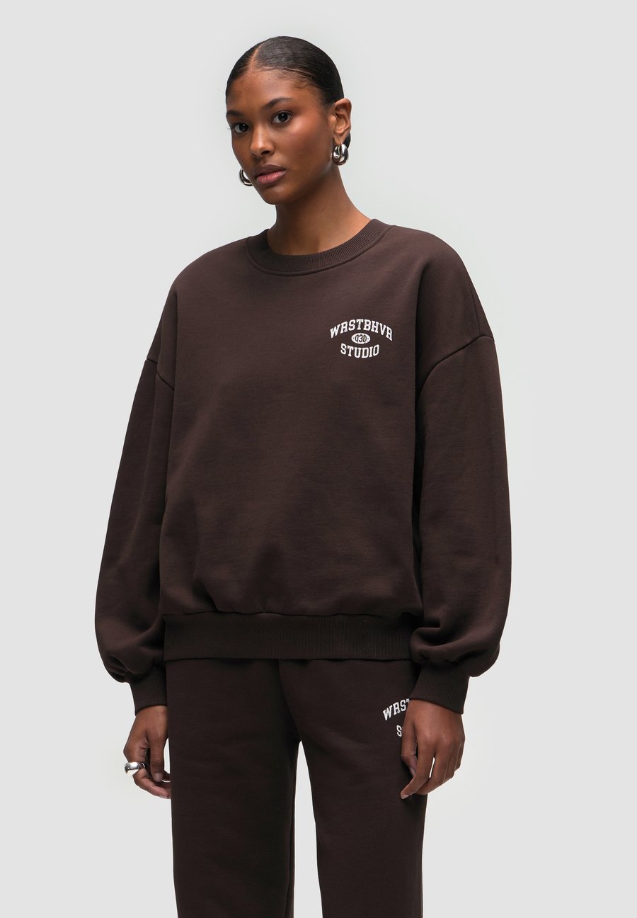 Толстовка WRSTBHVR NOMI, Chocolate Torte/Brown
Толстовка WRSTBHVR NOMI, Chocolate Torte/Brown