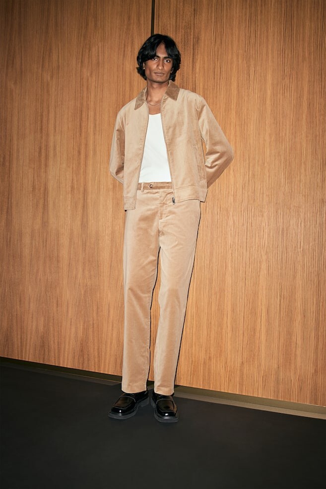 Бархатные брюки обычного кроя H&M, бежевый
Бархатные брюки обычного кроя H&M, бежевый