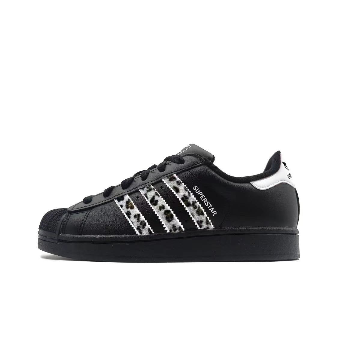 Adidas Originals Superstar 2 Black Sugar Panther Synthetic Leather Cushioning, Wear Resistant Low top Skateboard Shoes
Adidas Originals Superstar 2 Black Sugar Panther Synthetic Leather Cushioning, Wear Resistant Low top Skateboard Shoes
