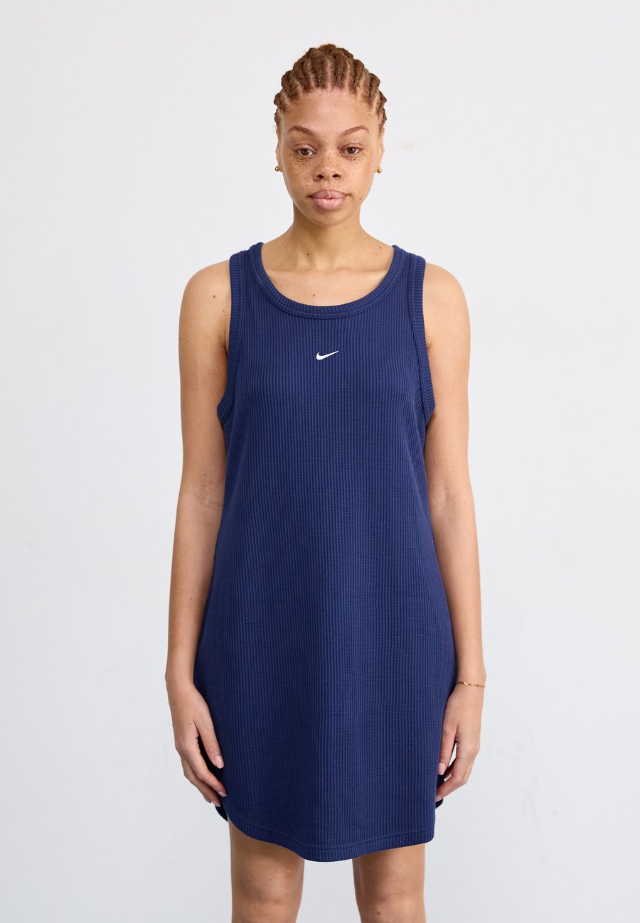 Платье Nike Sportswear TANK DRESS, Midnight Navy/Dark Blue
Платье Nike Sportswear TANK DRESS, Midnight Navy/Dark Blue