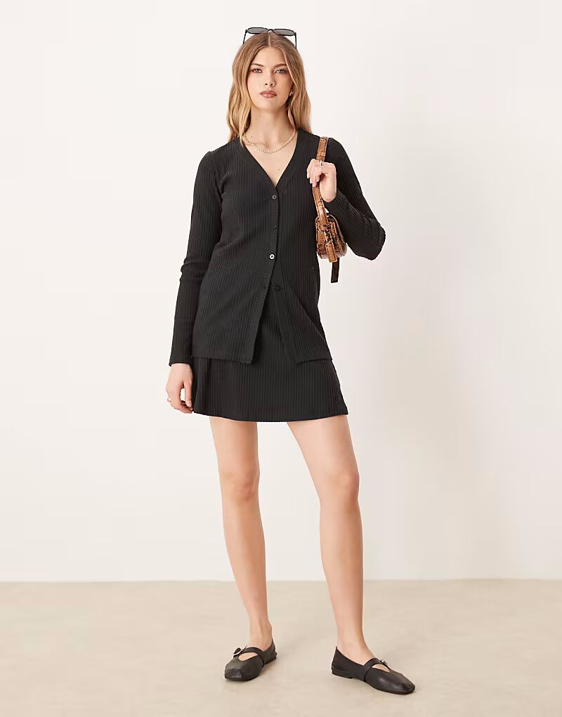 Юбка Nike Chill Rib Knit черного цвета
Юбка Nike Chill Rib Knit черного цвета